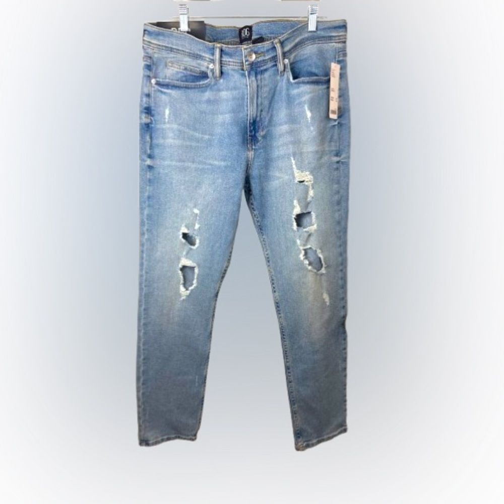 🦋BDG Urban Outfitters Men's Light Blue Distressed Jeans Size 34 W X 30L